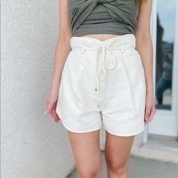 Milano Shorts - Picture 5 of 6